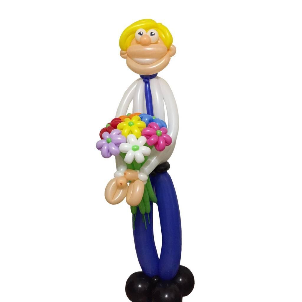 Фигура мужчины с цветами